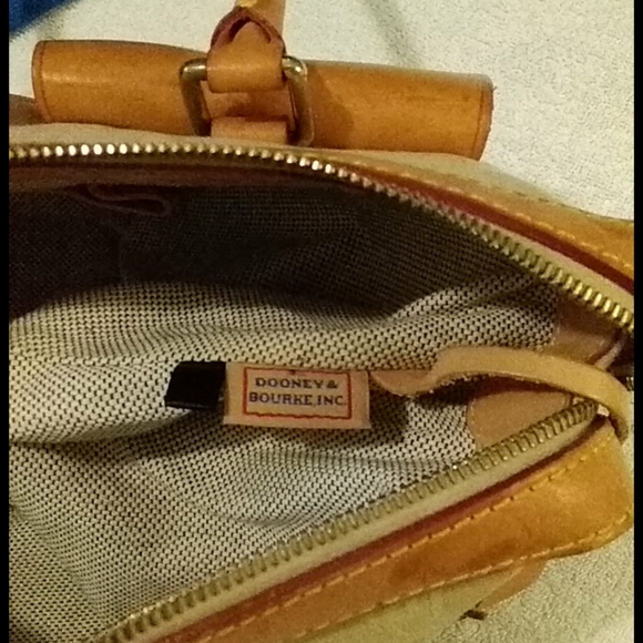 Dooney and bourke Handbag Tan/Beige.  Medium - Picture 5 of 7